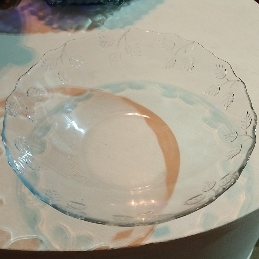10.5 inch glass serving bowl.  FHC1